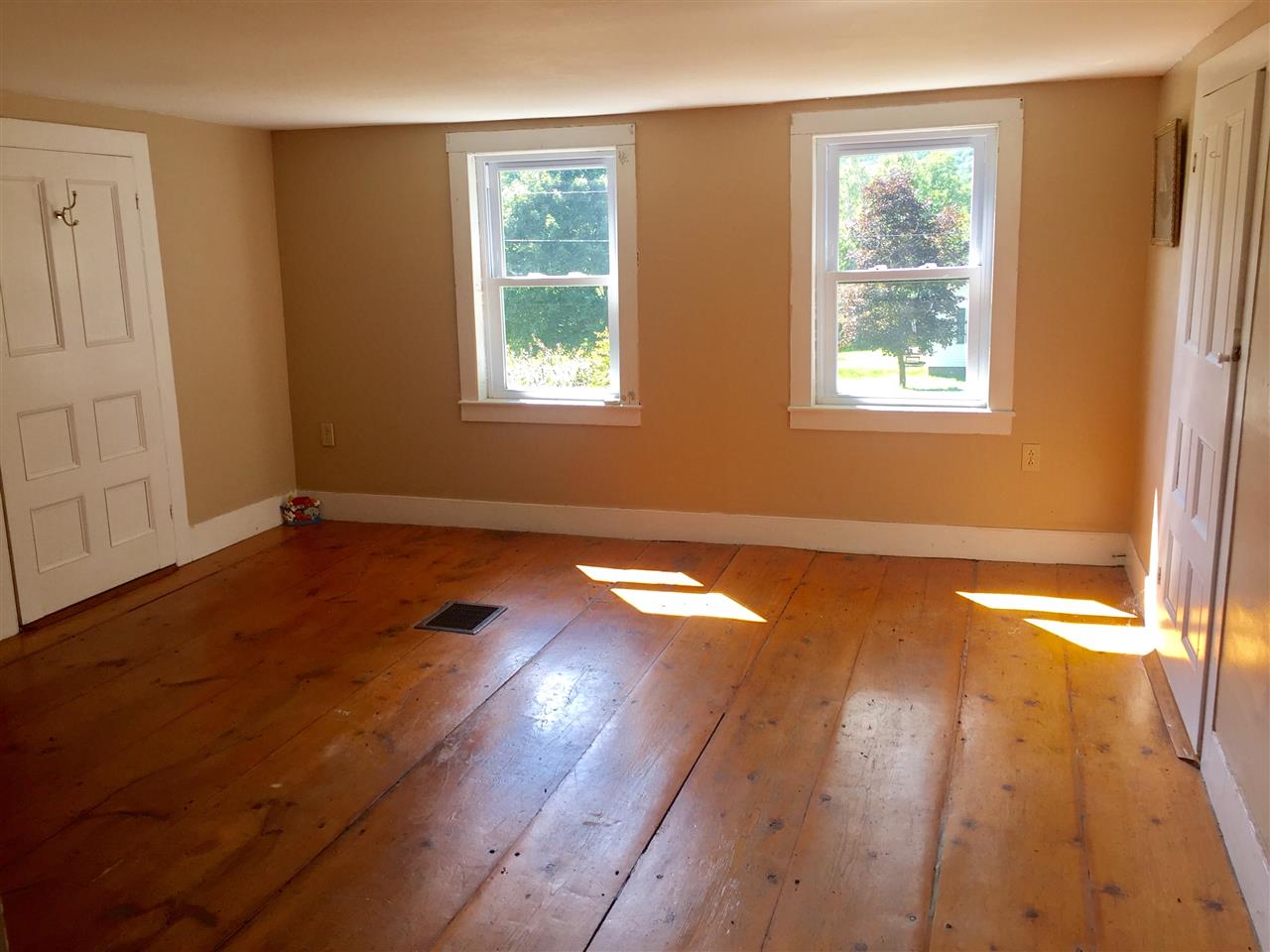 1042 West Fairlee Road West Fairlee, VT 05083 - Photo 18 of 25 Gallery Image 18