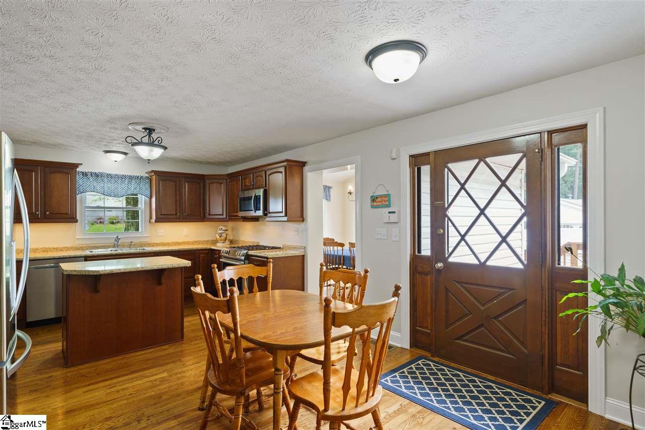 120 Willis Road Taylors, SC 29687 - Photo 10 of 36 Gallery Image 10