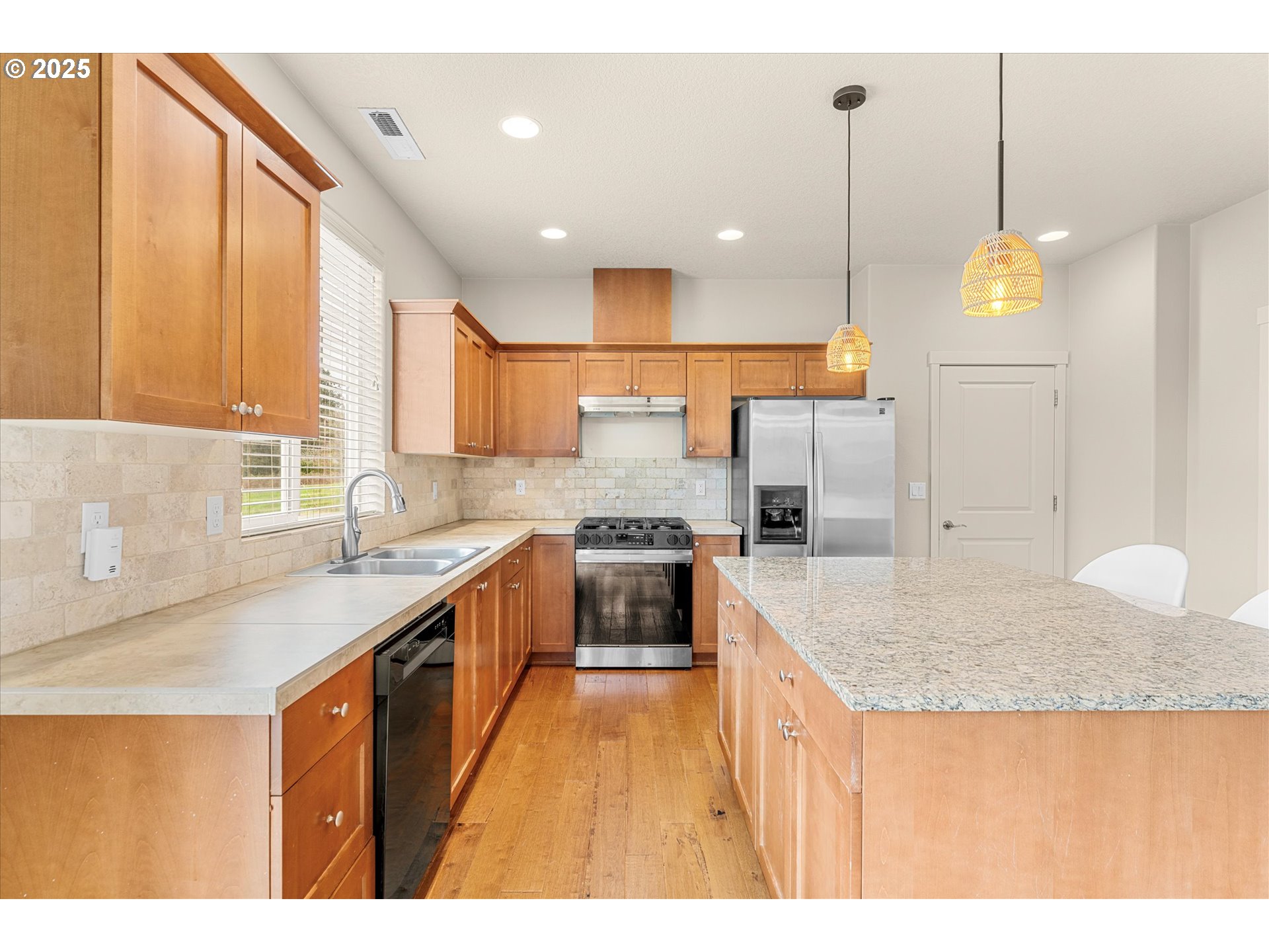 16893 Southwest Romeo Terrace Portland, OR 97224 - Photo 15 of 42 Gallery Image 15