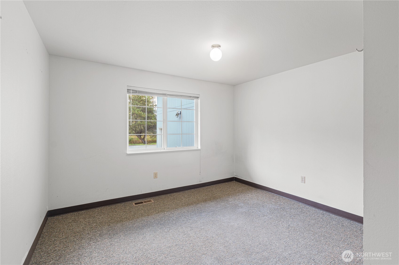 858 East Smith Road Bellingham, WA 98226 - Photo 39 of 40 Gallery Image 39