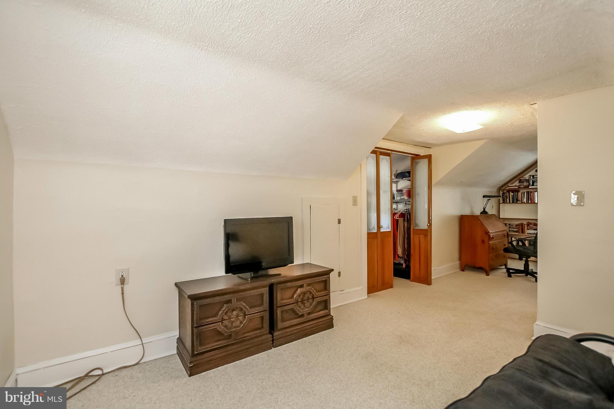 628 North Bend Road Baltimore, MD 21229 - Photo 24 of 30 Third bedroom/office/play room on upper level