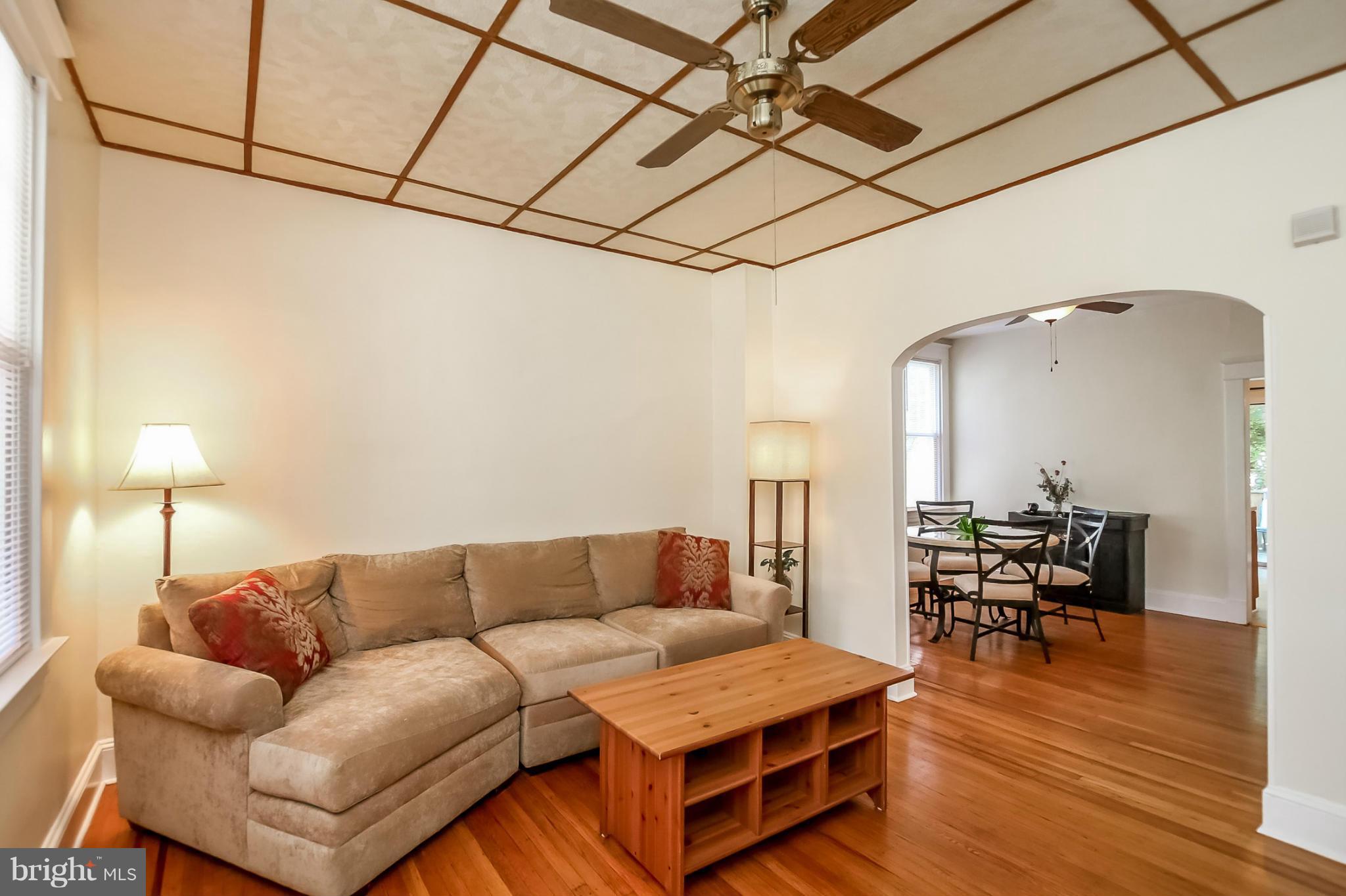 628 North Bend Road Baltimore, MD 21229 - Photo 5 of 30 Living Room