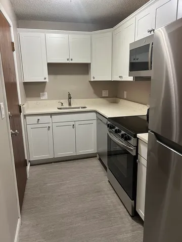 $2,000 | 35 Prospect Street, Unit 102, Woburn, MA 01801