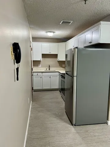 $2,000 | 35 Prospect Street, Unit 102, Woburn, MA 01801