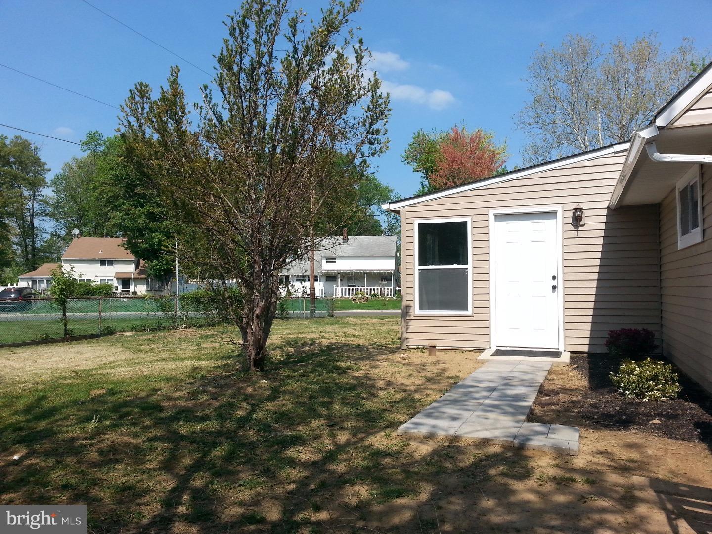 25 Inland Road Levittown, PA 19057 - Photo 18 of 18 Back Yard