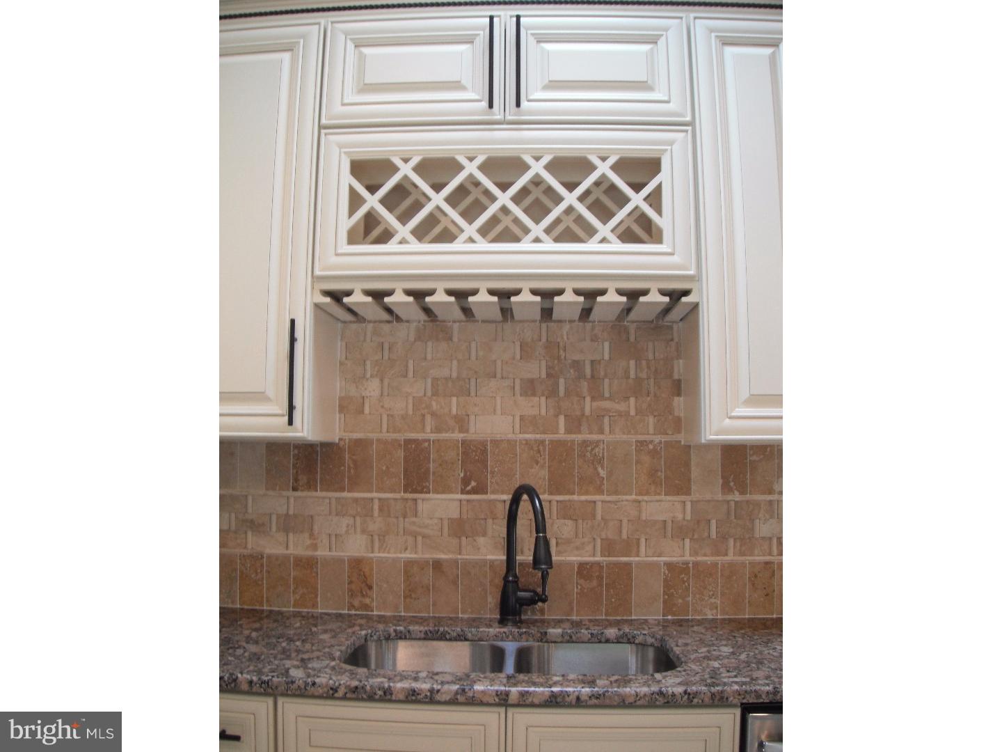 25 Inland Road Levittown, PA 19057 - Photo 3 of 18 Kitchen
