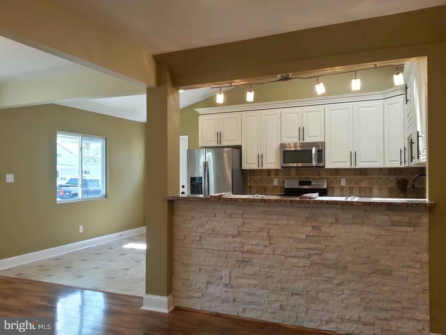 25 Inland Road Levittown, PA 19057 - Photo 6 of 18 Kitchen