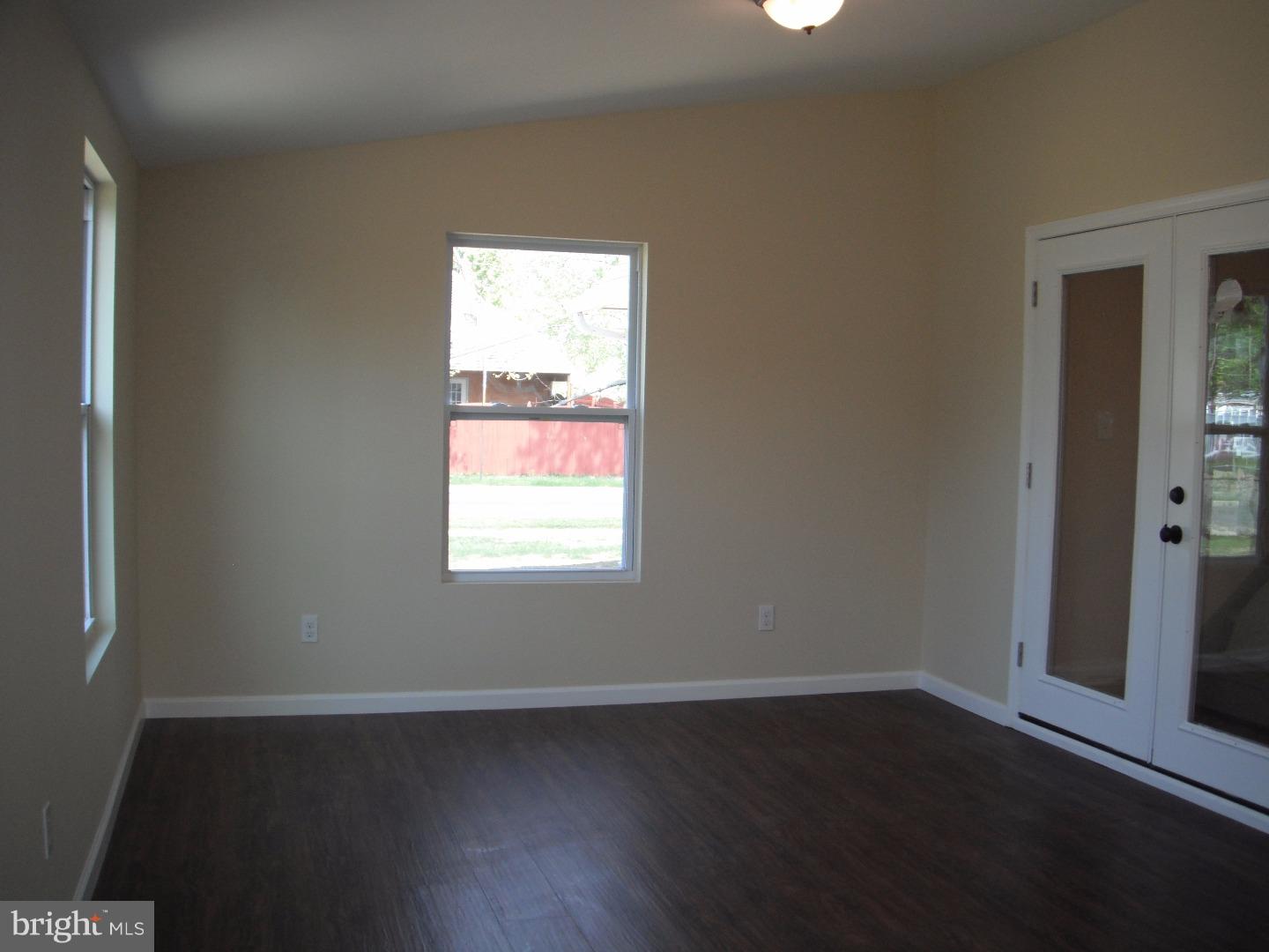25 Inland Road Levittown, PA 19057 - Photo 10 of 18 Sun Room