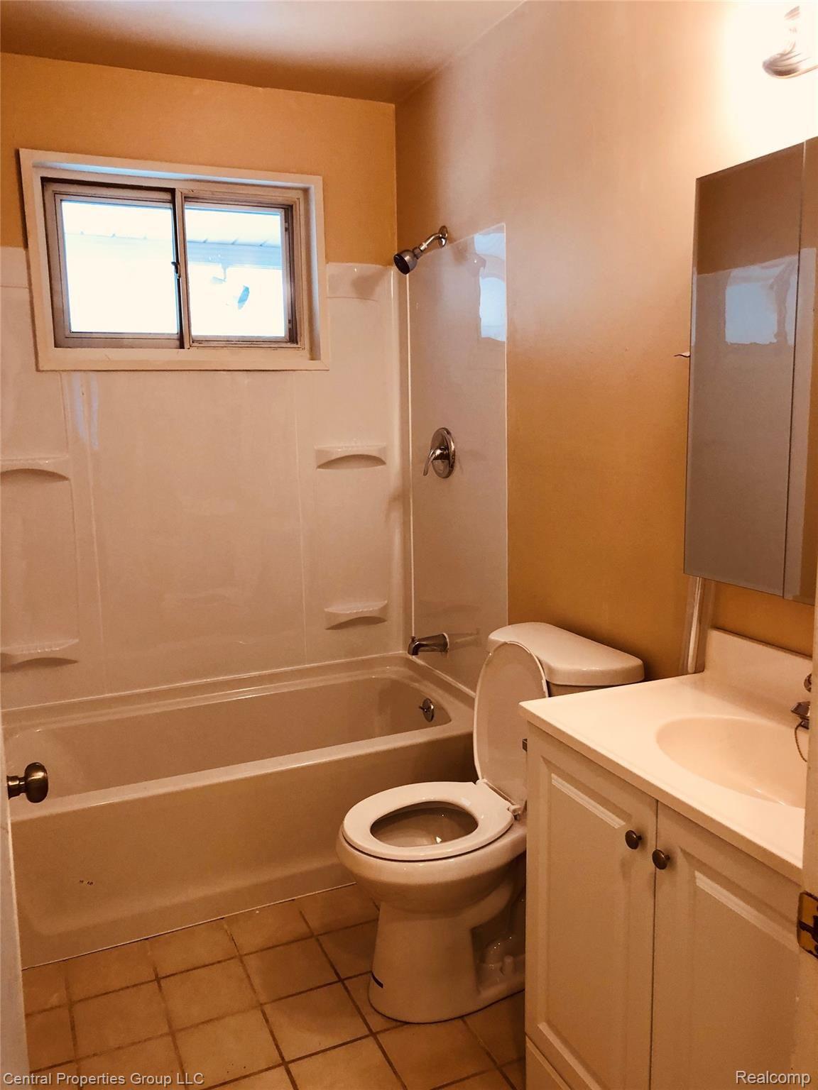 5201 Harding Street Wayne, MI 48184 - Photo 13 of 26 Clean and renovated Bath.