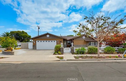$1,385,000 | 16302 Nassau Lane, Huntington Beach, CA 92649