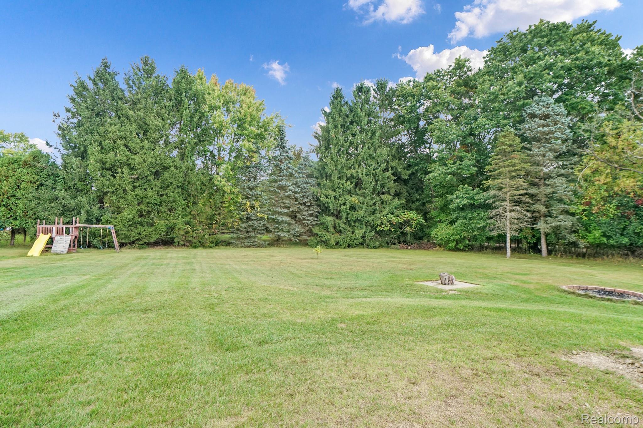 5014 Oakhill Road Clarkston, MI 48348 - Photo 23 of 29 DSC07555.jpg