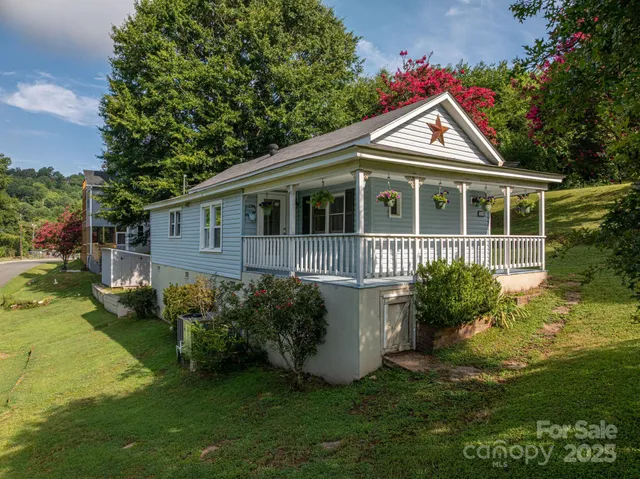 $249,000 | 109 Riverside Drive, Cramerton, NC 28032