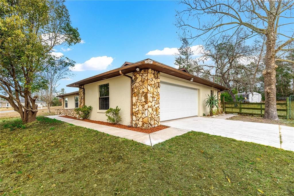 16051 Southwest 52nd Ave Road Ocala, FL 34473 - Photo 4 of 58