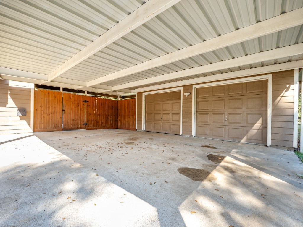 2403 Pecan Wood Lane Rosenberg, TX 77471 - Photo 19 of 25 a view of a garage