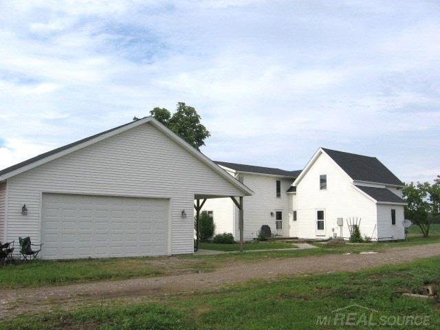 6376 Cribbins Road Croswell, MI 48422 - Photo 6 of 35 31300663-5.JPG