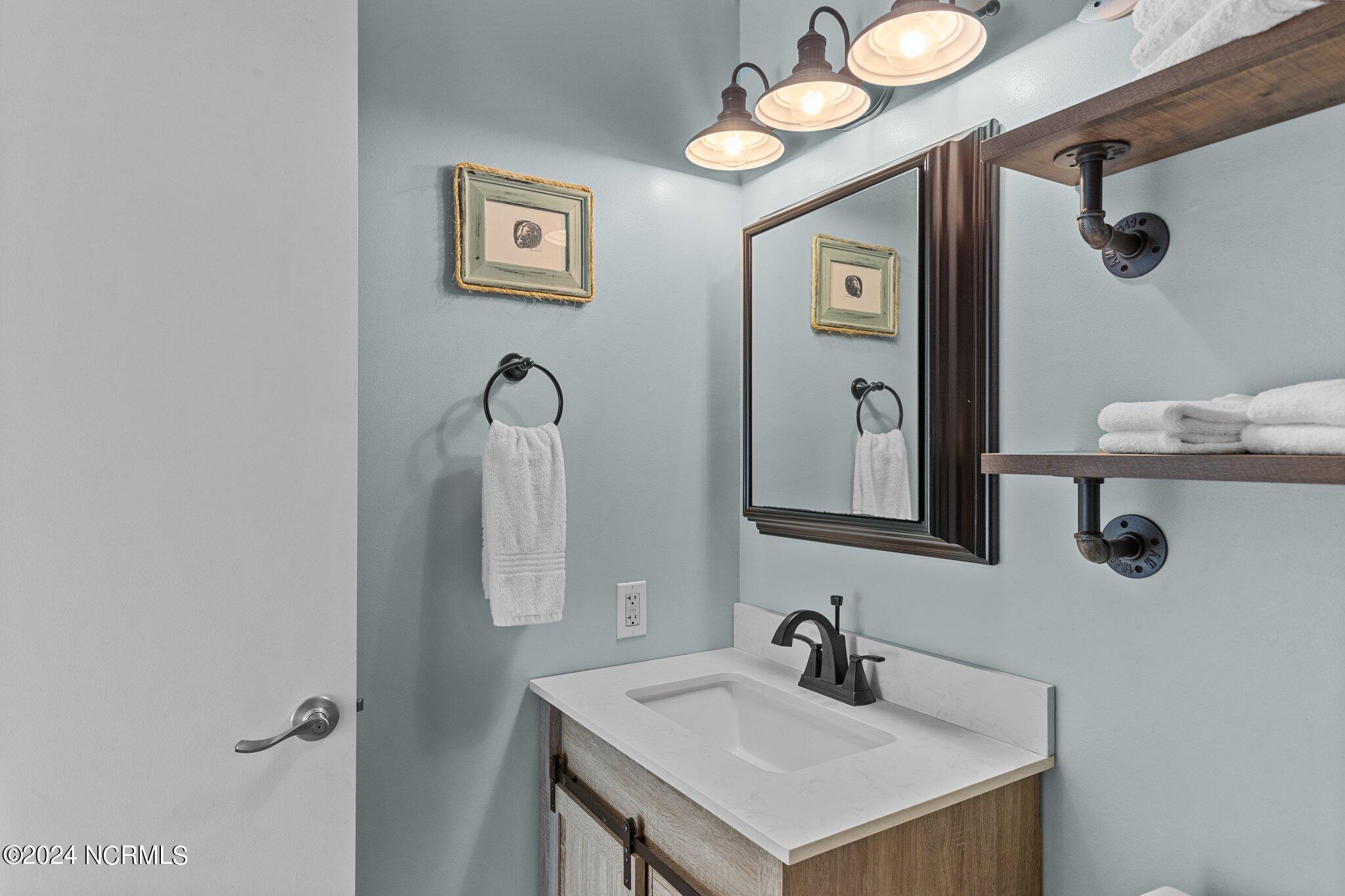 9201 Coast Guard Road, Unit G204 Emerald Isle, NC 28594 - Photo 21 of 40 bathroom