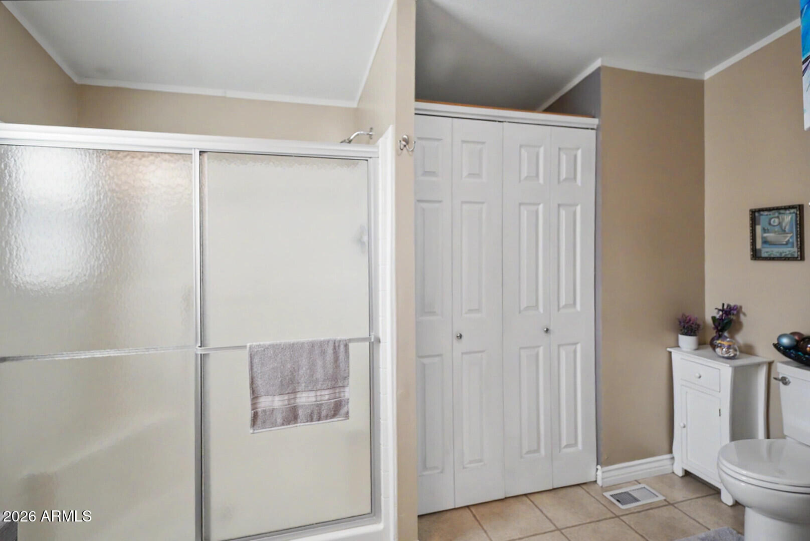 201 South Greenfield Road, Unit 211 Mesa, AZ 85206 - Photo 14 of 29 Master bath - linen closet