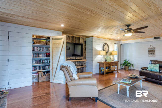 608 Southern Way Spanish Fort, AL 36527 - Photo 13 of 39 Tons of Storage