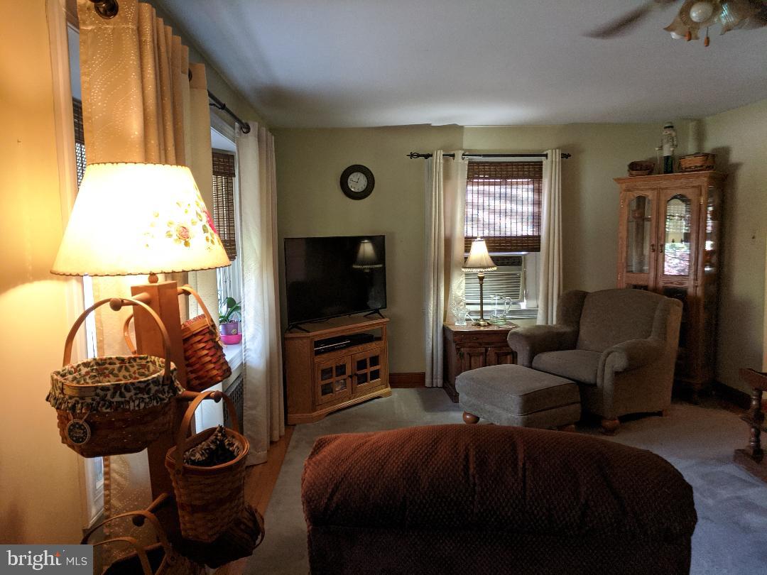 1326 Sheep Hill Road Pottstown, PA 19465 - Photo 11 of 20 Living Room