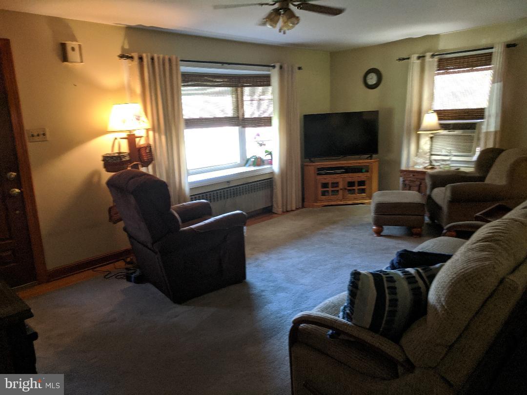 1326 Sheep Hill Road Pottstown, PA 19465 - Photo 10 of 20 Living Room