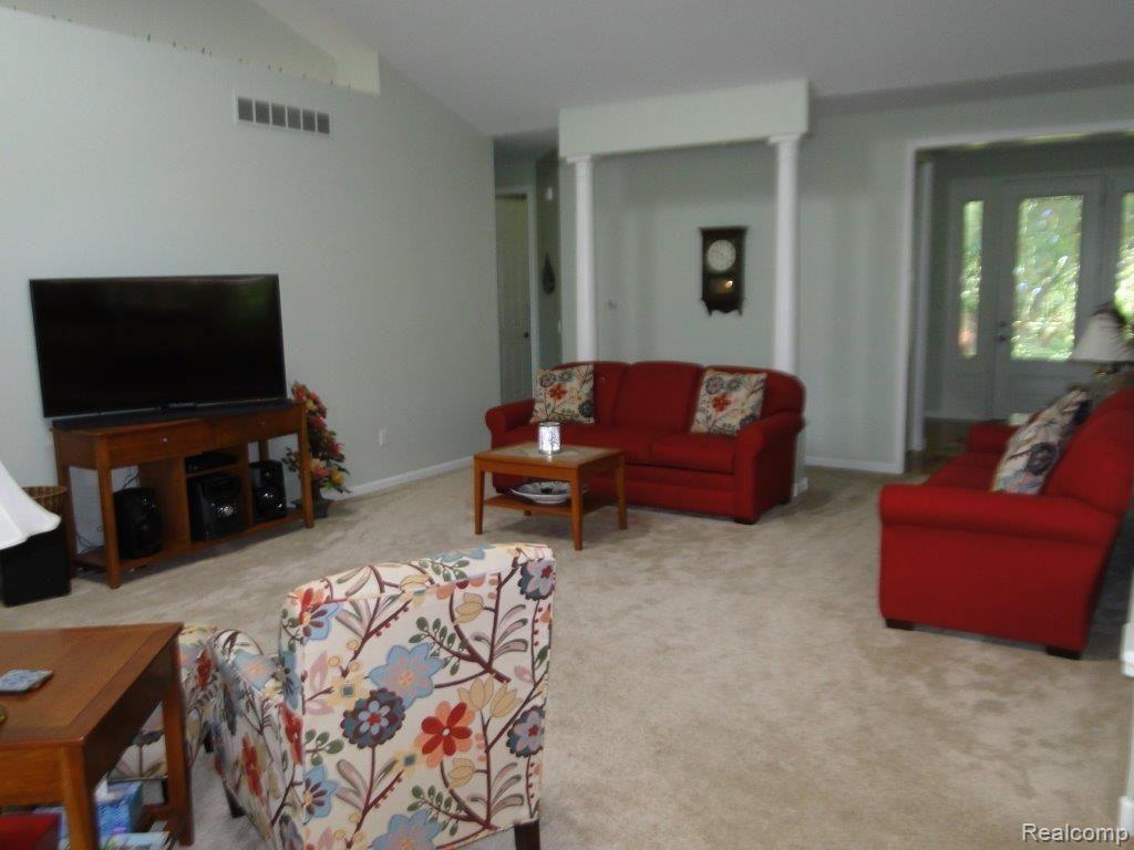 3395 Lippincott Road Lapeer, MI 48446 - Photo 16 of 56 Living Room 3