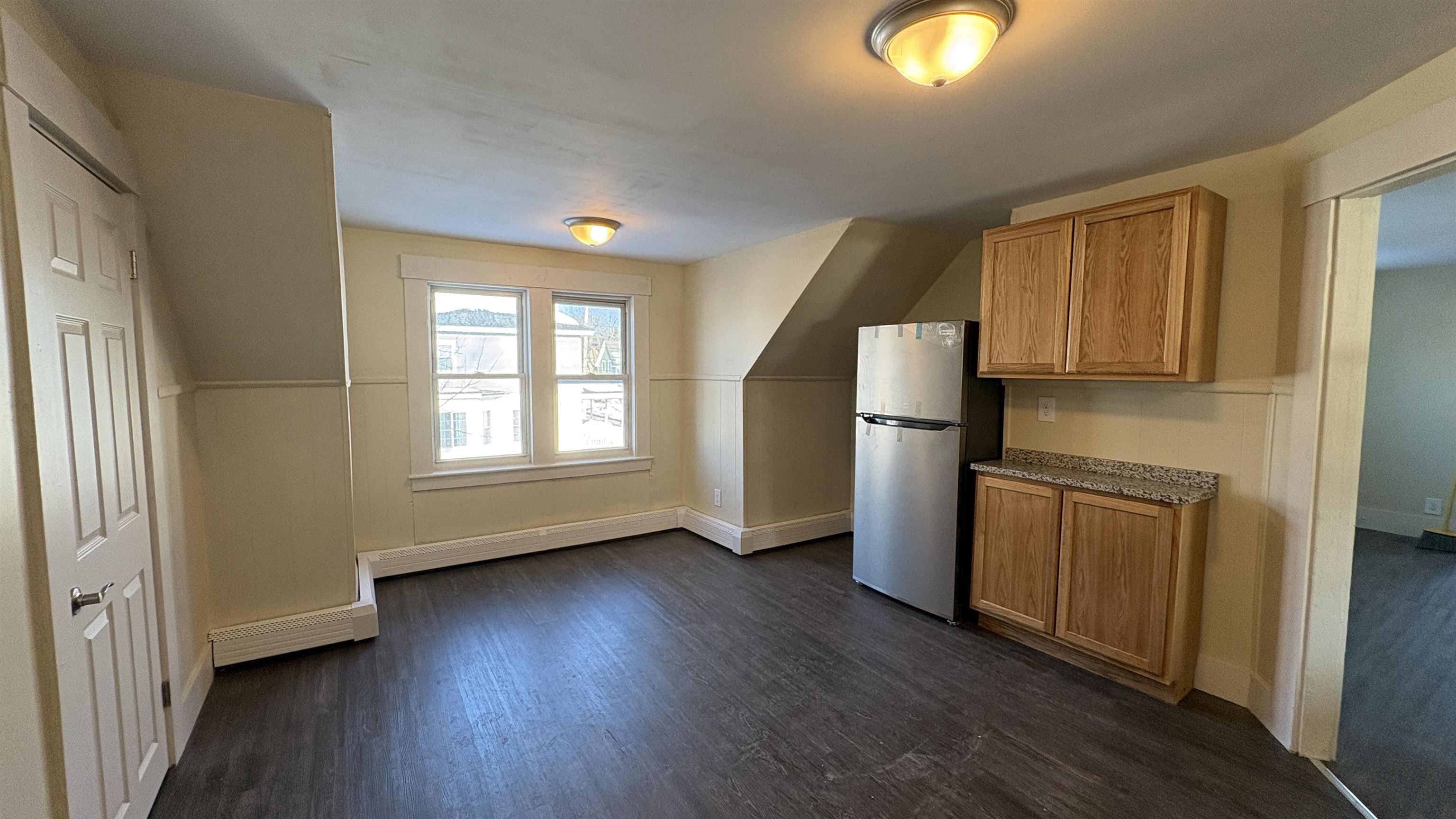 61 B Chestnut Street Rochester, NH 03867 - Photo 2 of 21