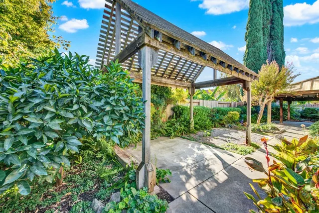 $749,999 | 524 Arlene Drive, Vacaville, CA 95688