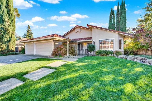 $749,999 | 524 Arlene Drive, Vacaville, CA 95688