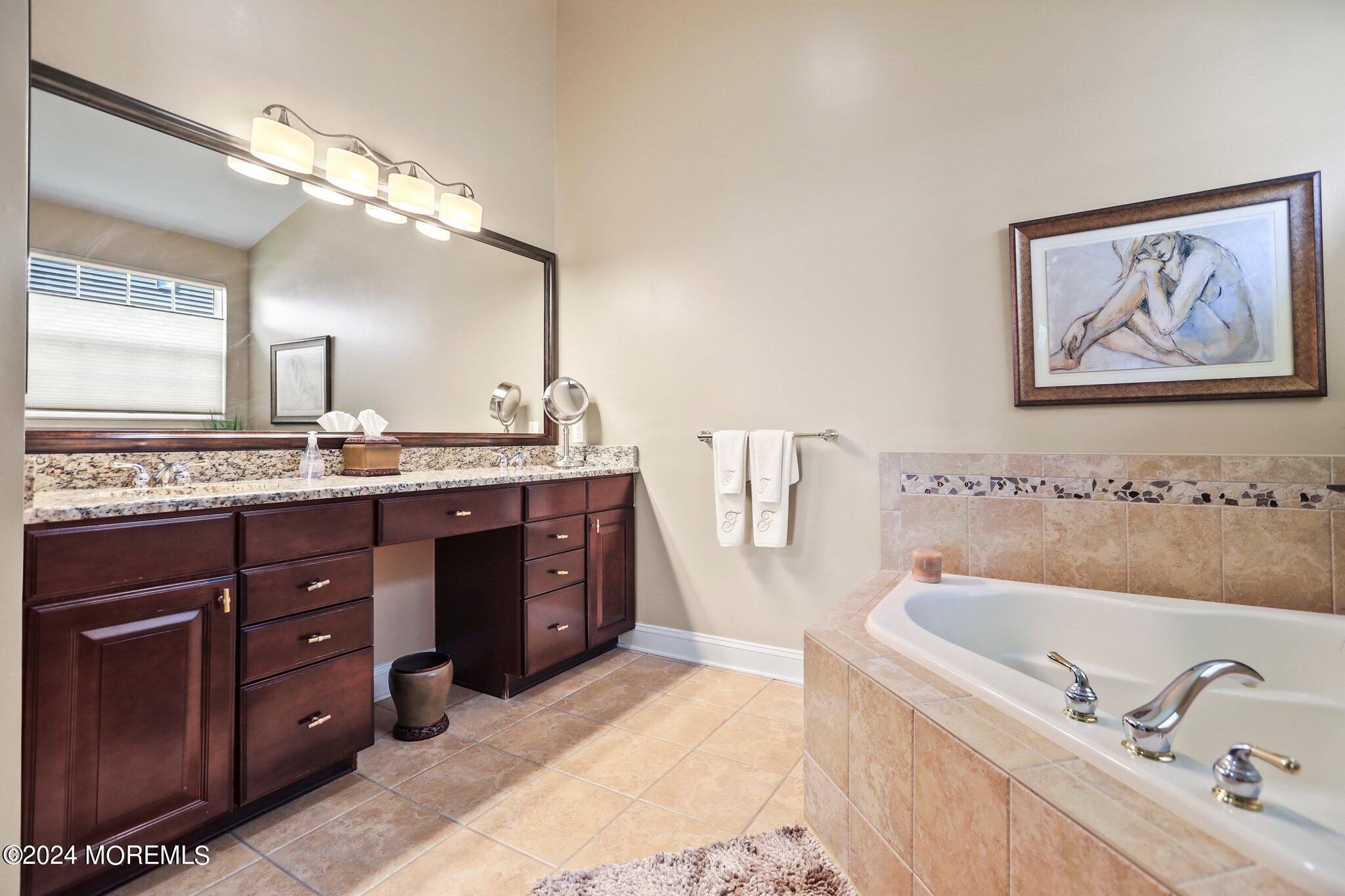 18 Percheron Road Manalapan, NJ 07726 - Photo 16 of 32 MASTER BATH
