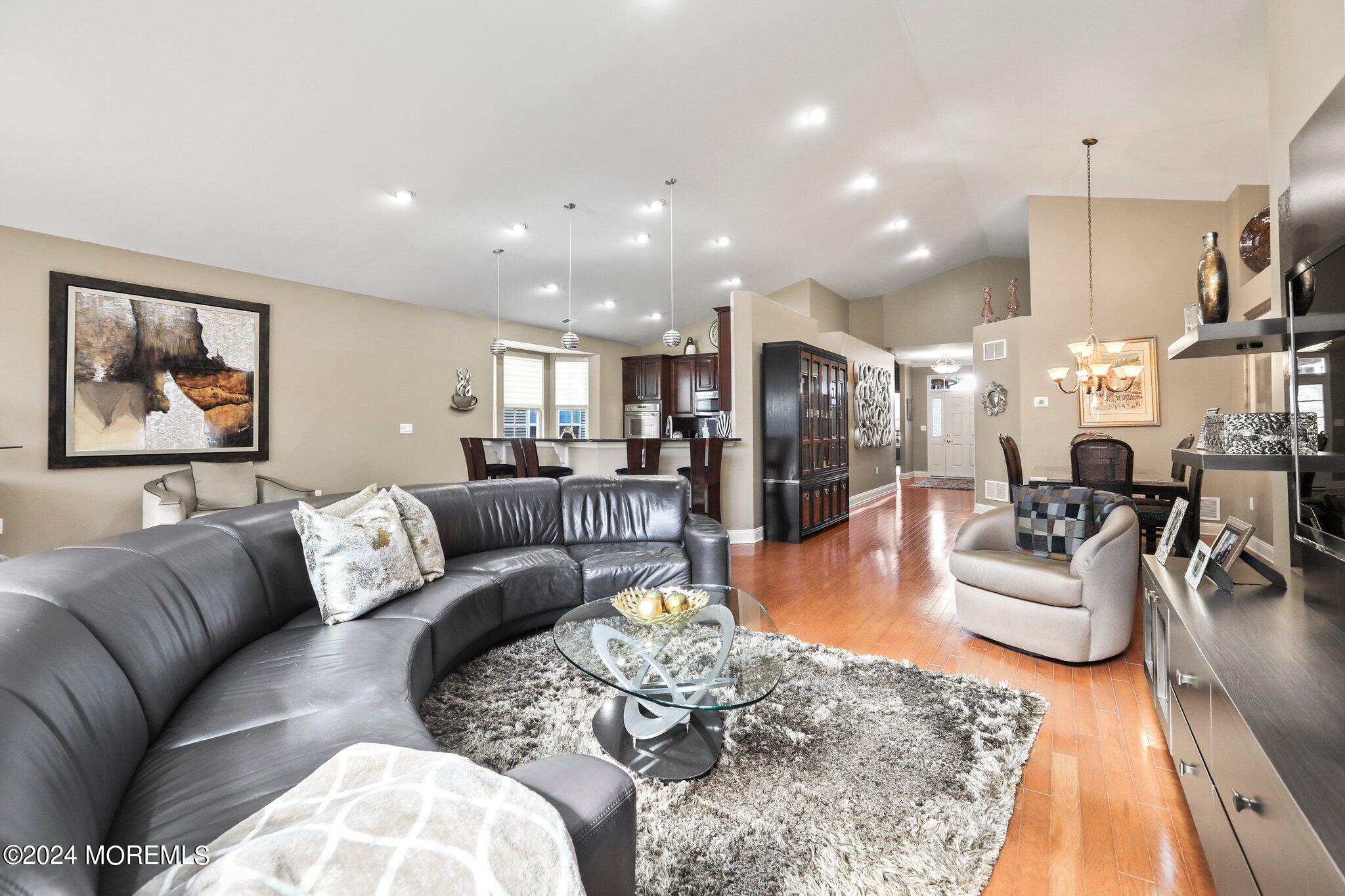 18 Percheron Road Manalapan, NJ 07726 - Photo 7 of 32 GREAT ROOM