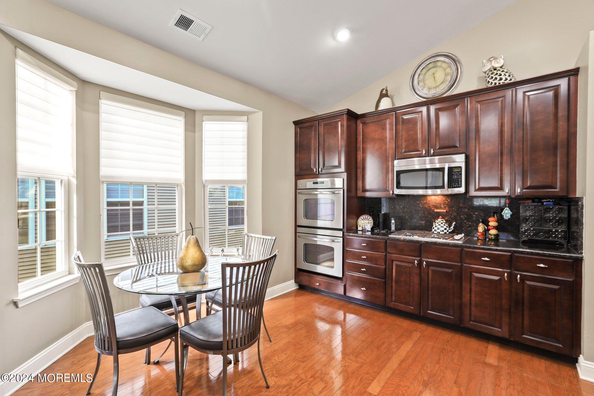 18 Percheron Road Manalapan, NJ 07726 - Photo 10 of 32 KITCHEN