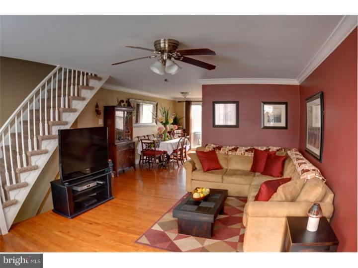 5361 Delmar Road Clifton Heights, PA 19018 - Photo 2 of 9 Living Room