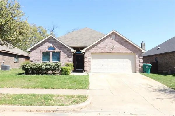 $2,300 | 416 Water Oak Street, Denton, TX 76209