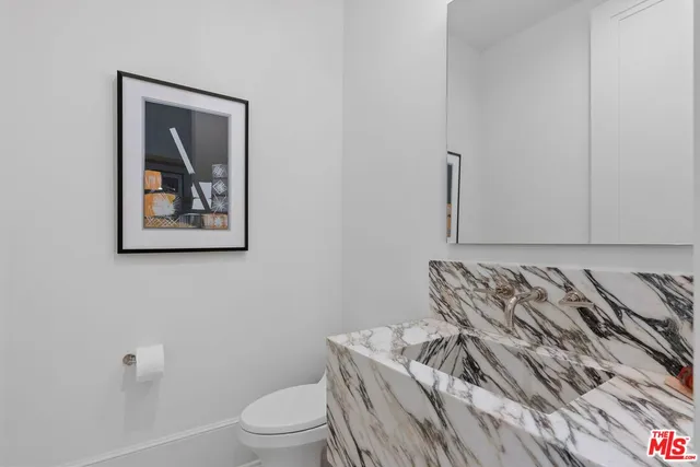 a bathroom with a toilet