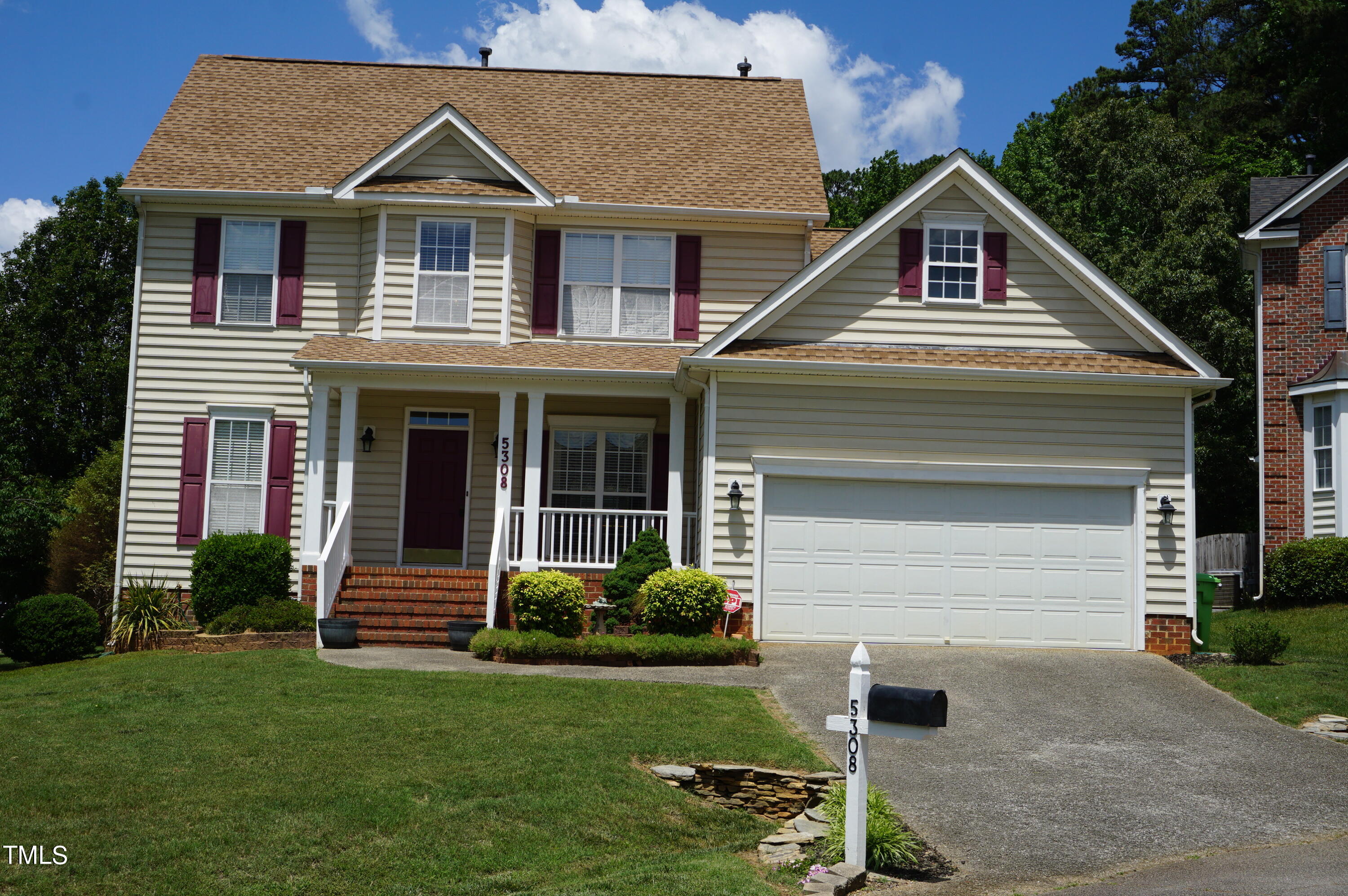 5308 Antebellum Road Raleigh, NC 27606 - Photo 2 of 52 DSC05299