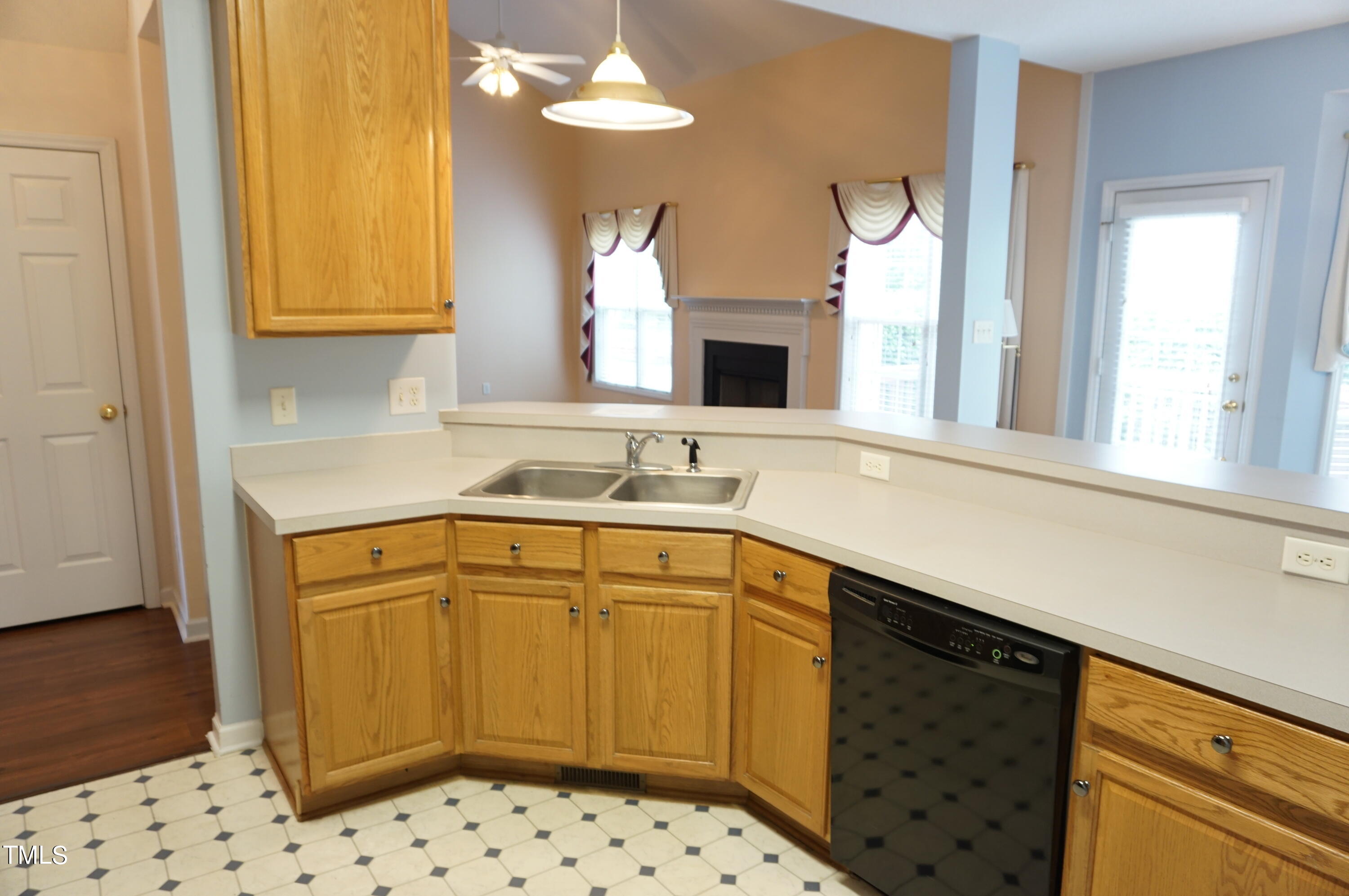 5308 Antebellum Road Raleigh, NC 27606 - Photo 24 of 52 DSC05258