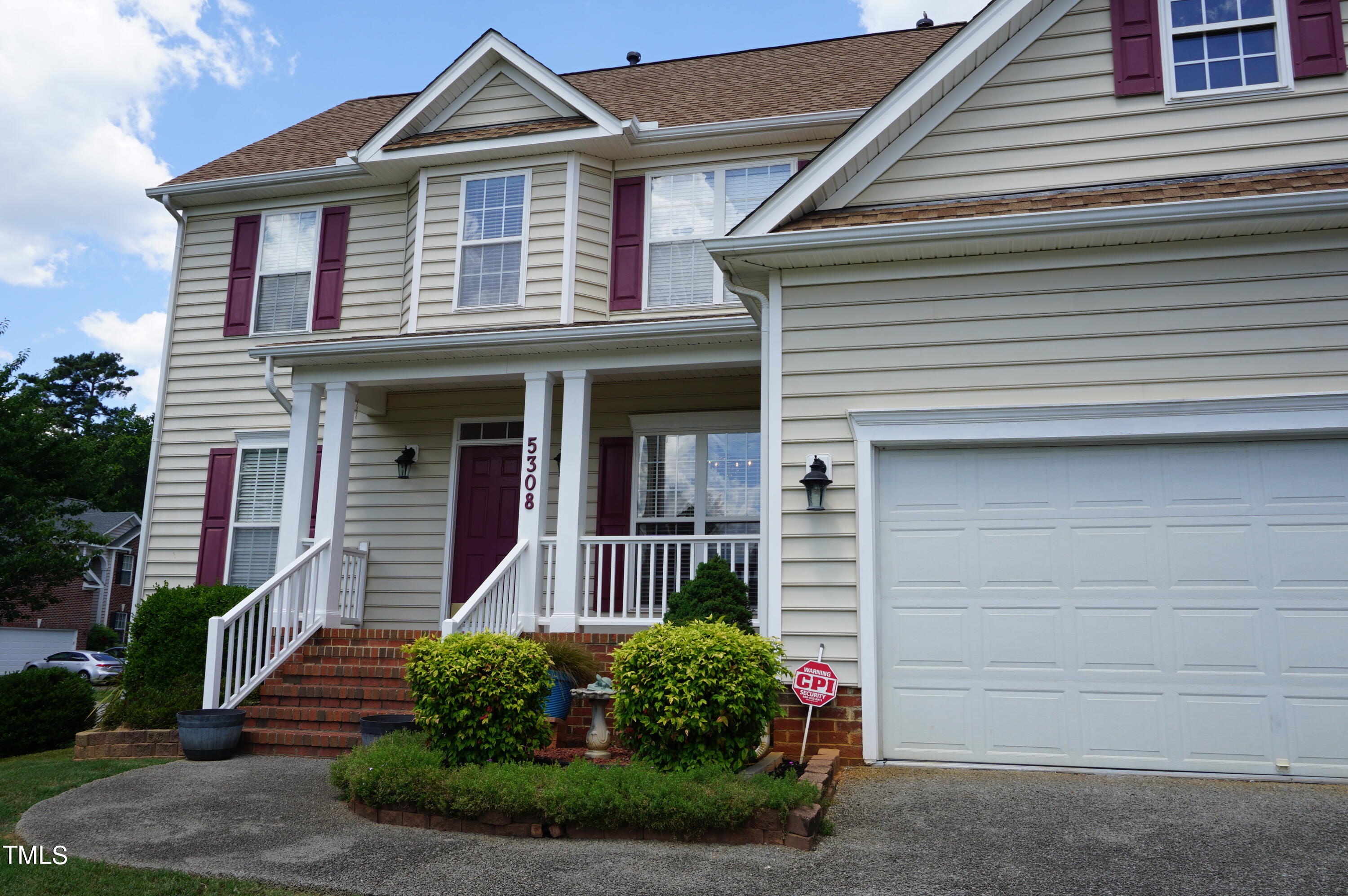 5308 Antebellum Road Raleigh, NC 27606 - Photo 3 of 52 DSC05301