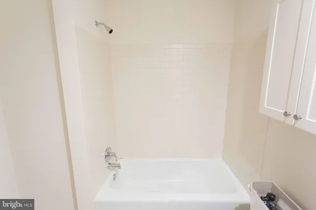 $1,945 | 727 Spruce Street, Unit 1B, Philadelphia, PA 19106