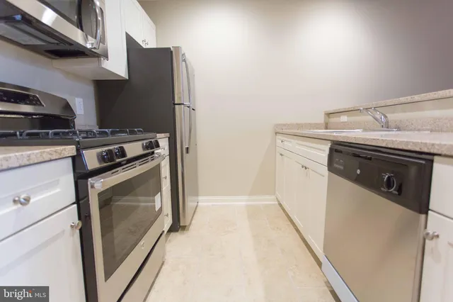 $1,945 | 727 Spruce Street, Unit 1B, Philadelphia, PA 19106