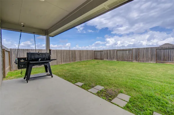 $2,400 | 403 Rain Water Lane, Baytown, TX 77523