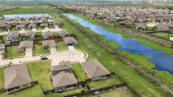 $2,400 | 403 Rain Water Lane, Baytown, TX 77523