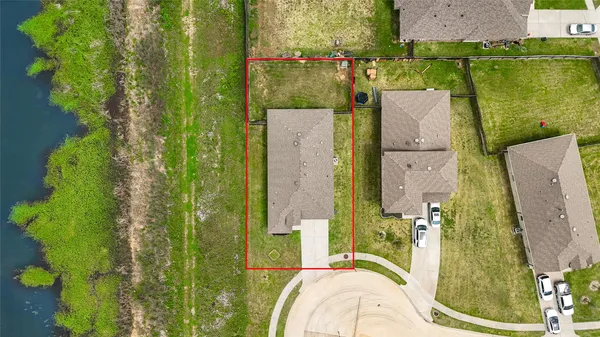 $2,400 | 403 Rain Water Lane, Baytown, TX 77523
