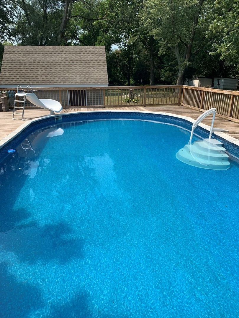 106 Round House Street Braidwood, IL 60408 - Photo 19 of 27 a outdoor view with a seating space