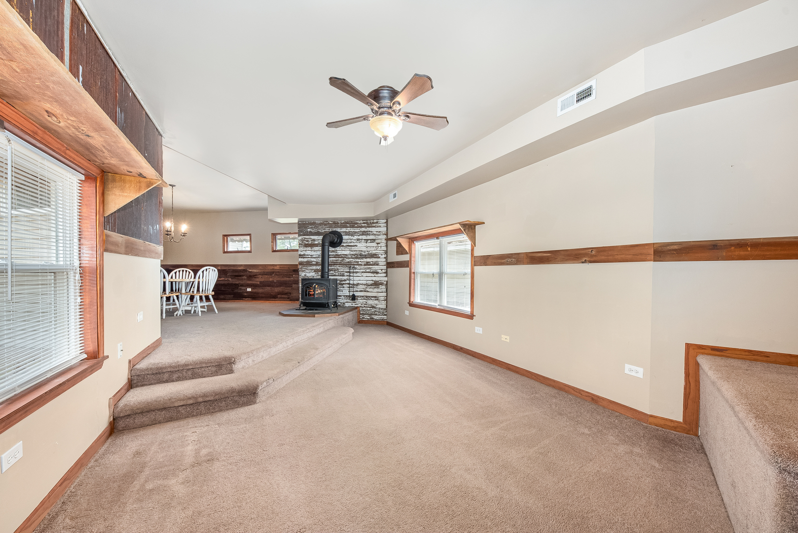 106 Round House Street Braidwood, IL 60408 - Photo 10 of 27 a view of livingroom with furniture and ceiling fan