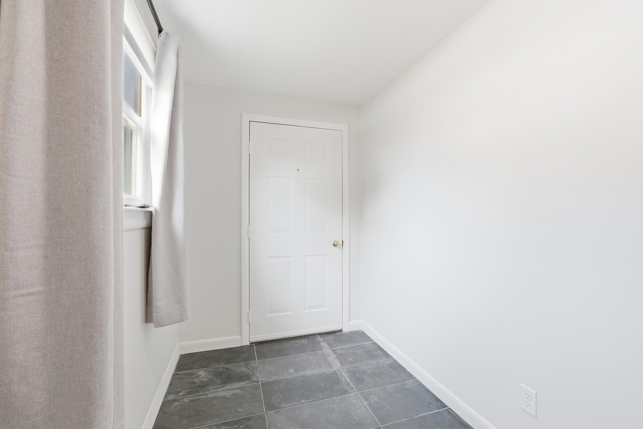 12 Waterman Road Auburn, MA 01501 - Photo 17 of 24 Gallery Image 17