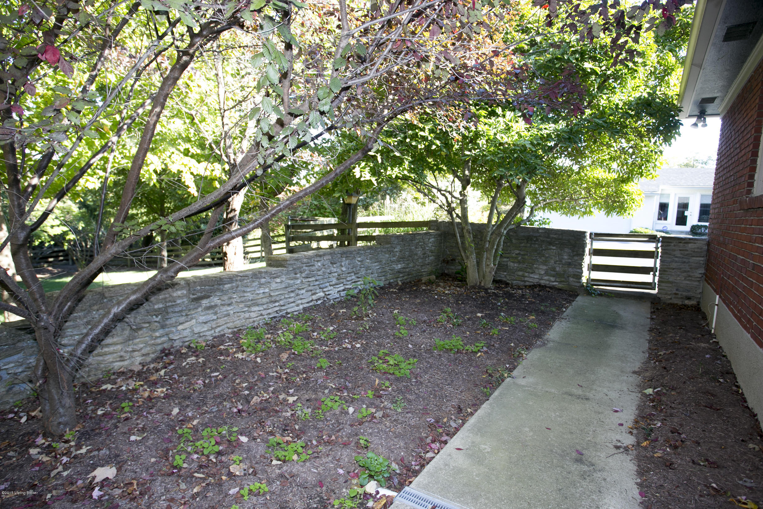 6420 Regal Road Louisville, KY 40222 - Photo 35 of 40 6420 Regal_38