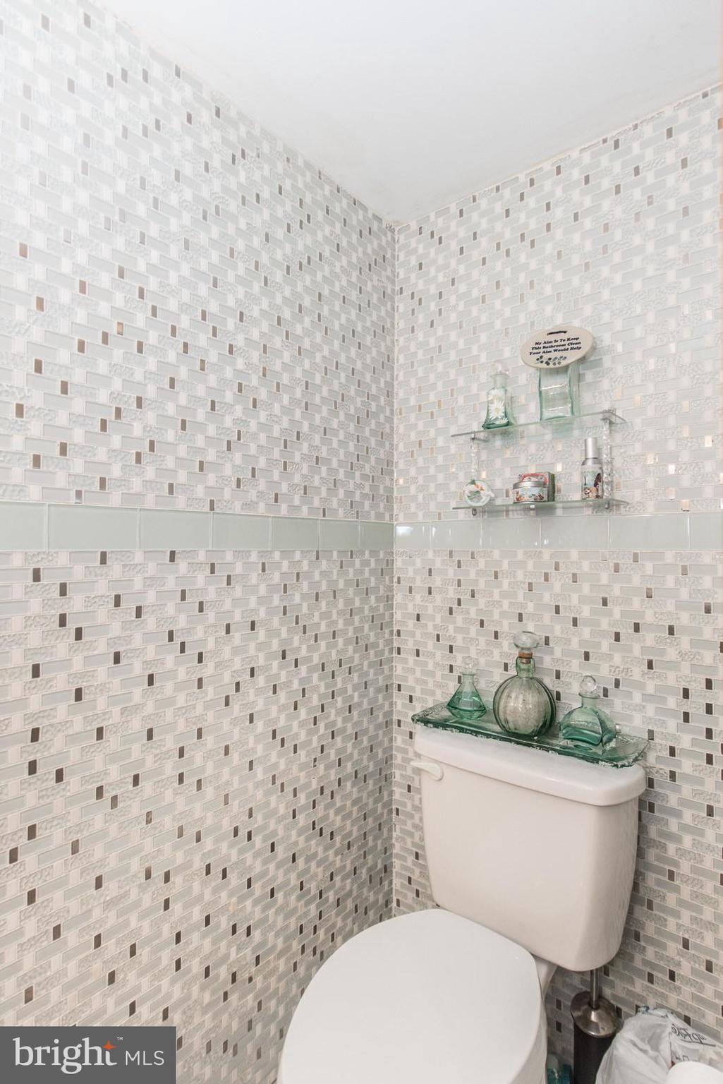 2500 Edge Hill Road Willow Grove, PA 19090 - Photo 25 of 110 Powder Room