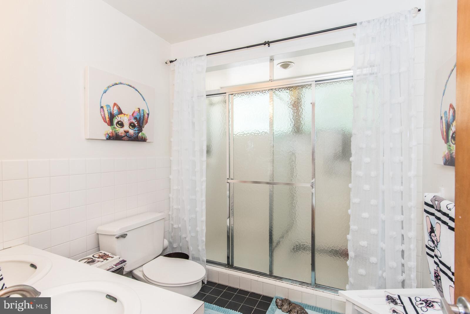 2500 Edge Hill Road Willow Grove, PA 19090 - Photo 78 of 110 Full Bathroom #4 of 6