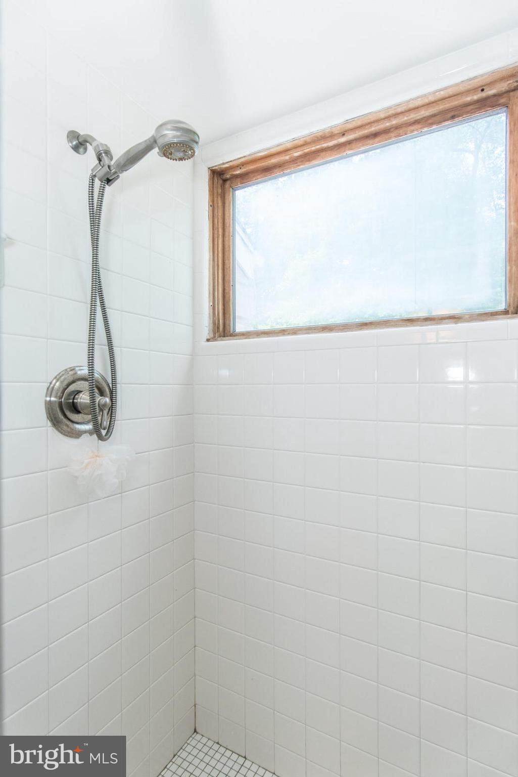 2500 Edge Hill Road Willow Grove, PA 19090 - Photo 79 of 110 Full Bathroom #4 of 6