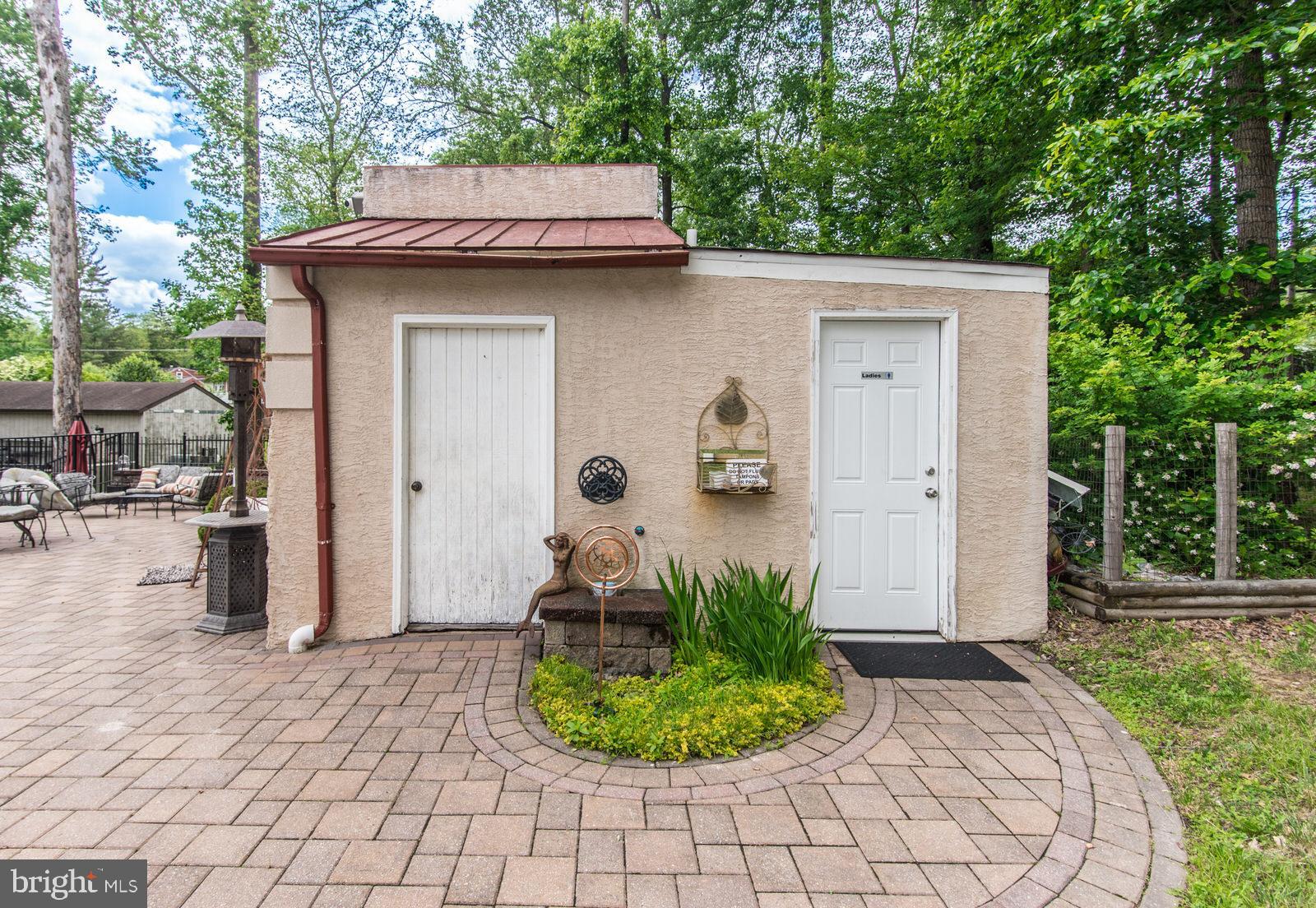 2500 Edge Hill Road Willow Grove, PA 19090 - Photo 89 of 110 1st of 2 Outback Full Baths (full bath #5 of 6)